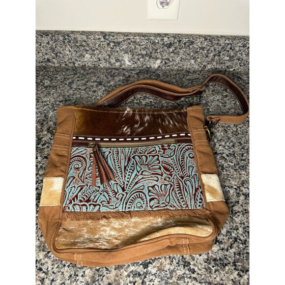 Myra Bag - Picture 1 of 4
